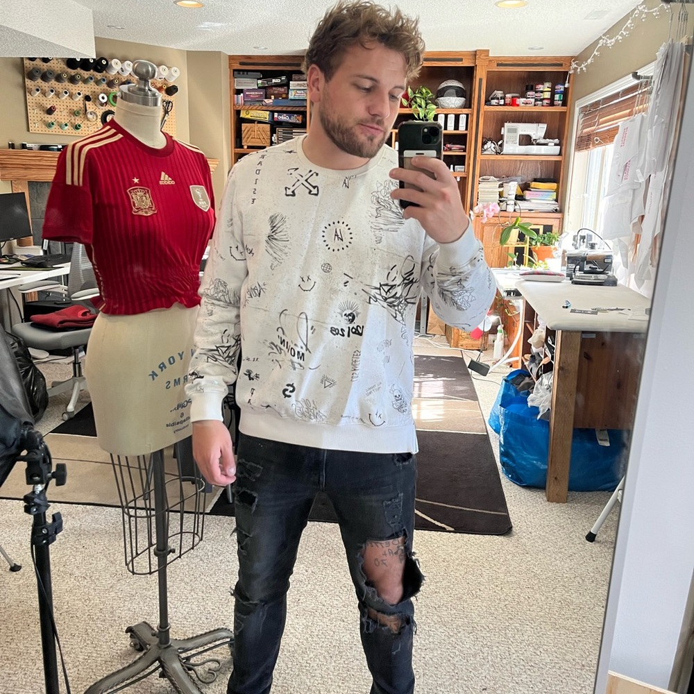 Guess sweater
